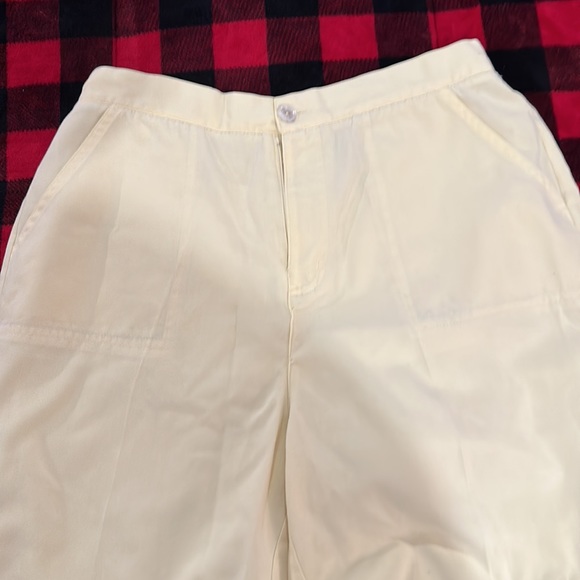 Ladies C.B. Casual shorts - Picture 2 of 6